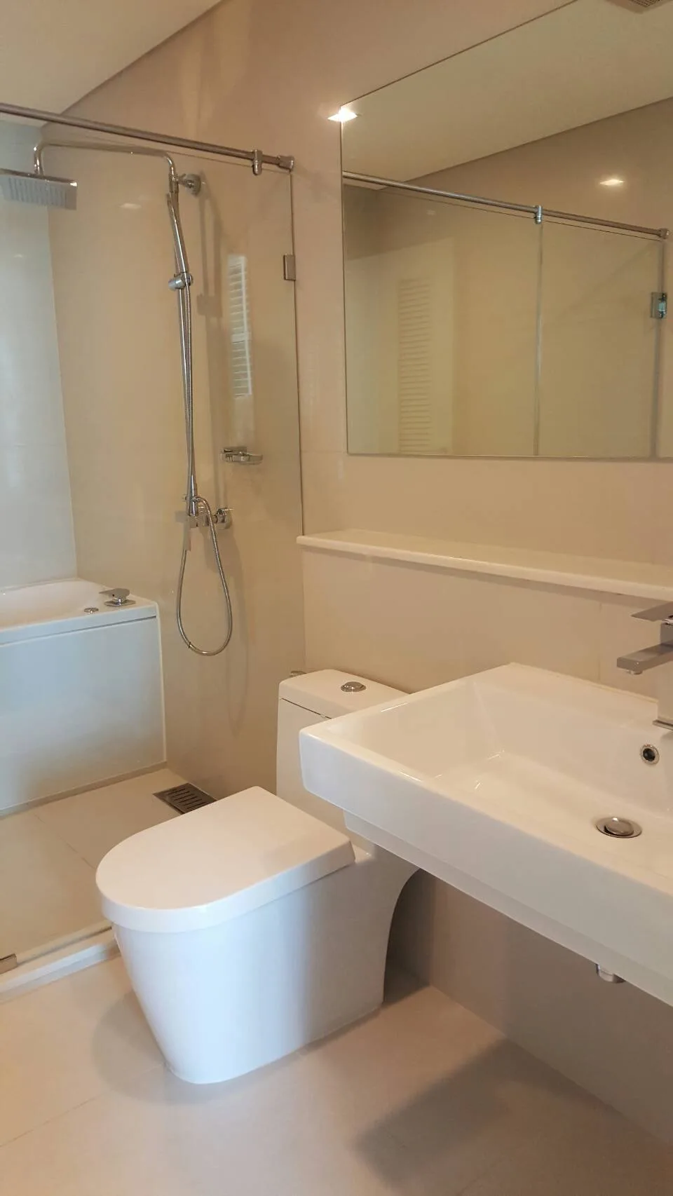 Property photos for WYNE Sukhumvit