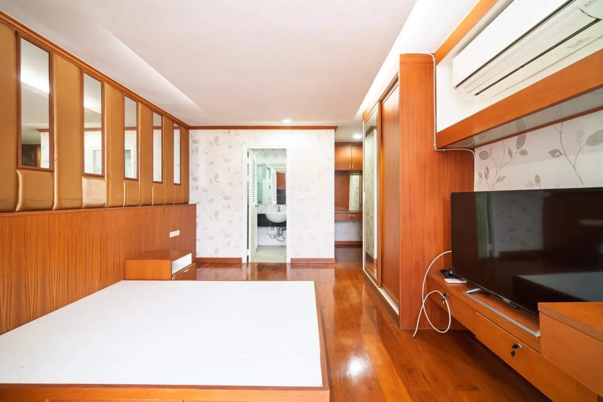 Property photos for Asoke Tower