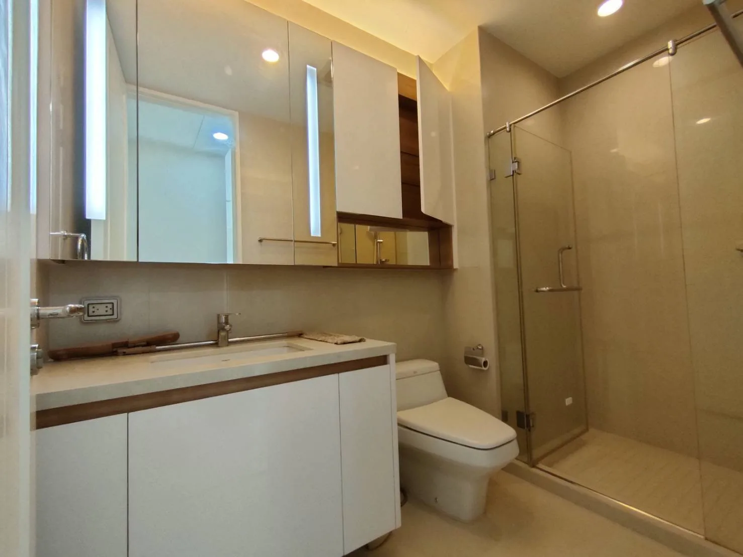 Property photos for Q Langsuan