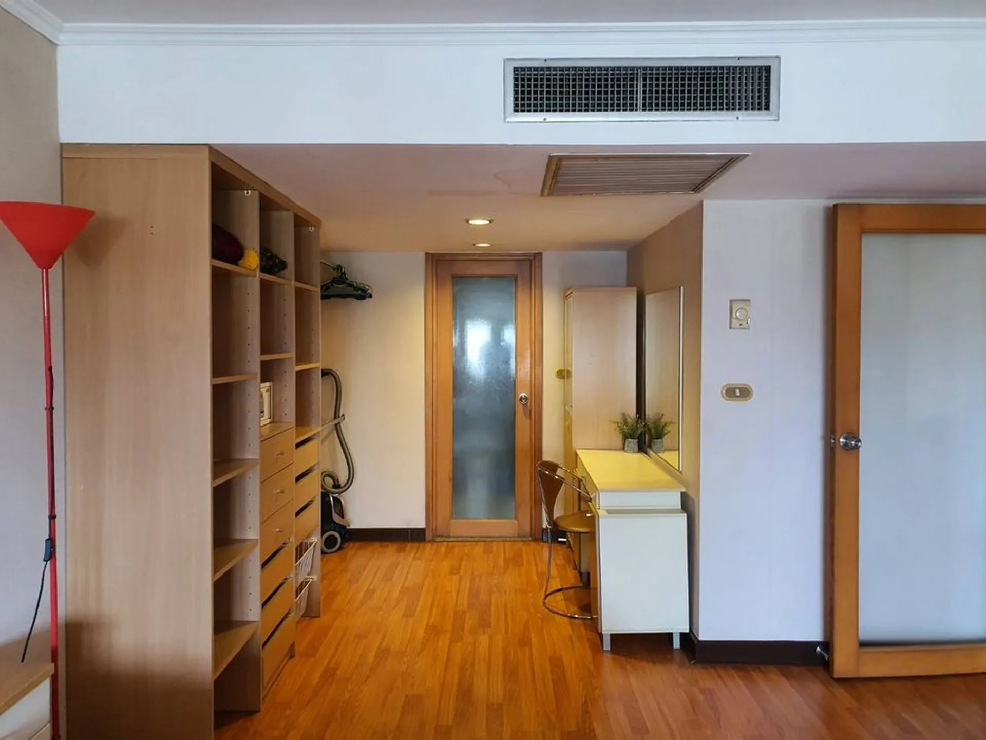Property photos for Omni Tower Sukhumvit Nana