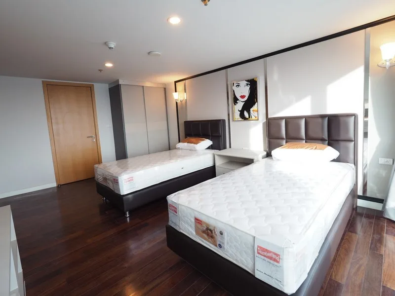 Property photos for Circle Condominium