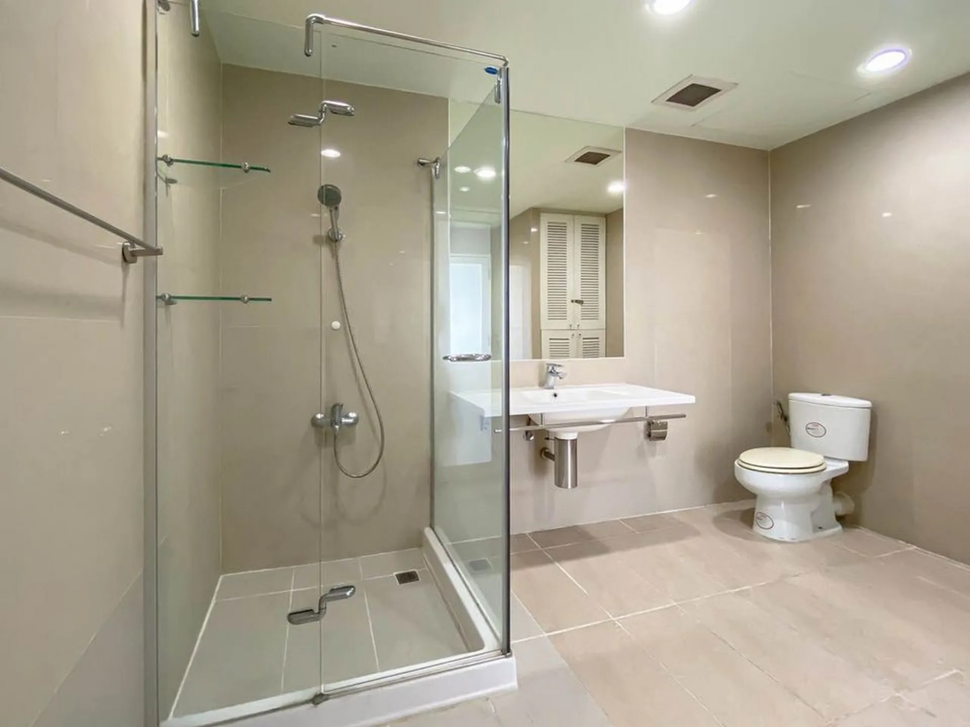 Property photos for Baan Sathorn Chaopraya