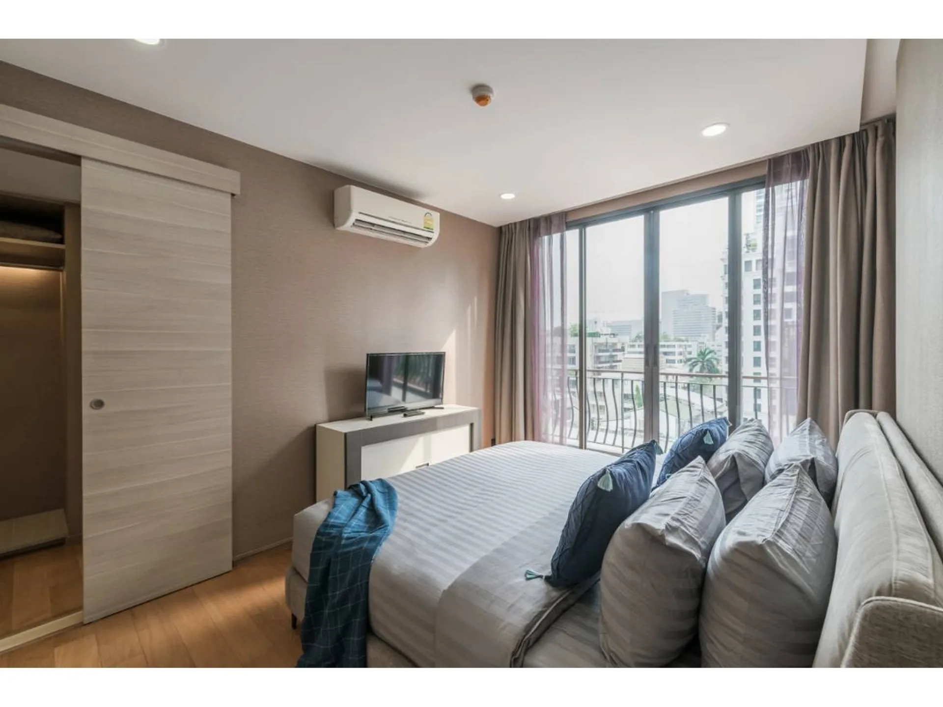 Property photos for Klass Condo Langsuan