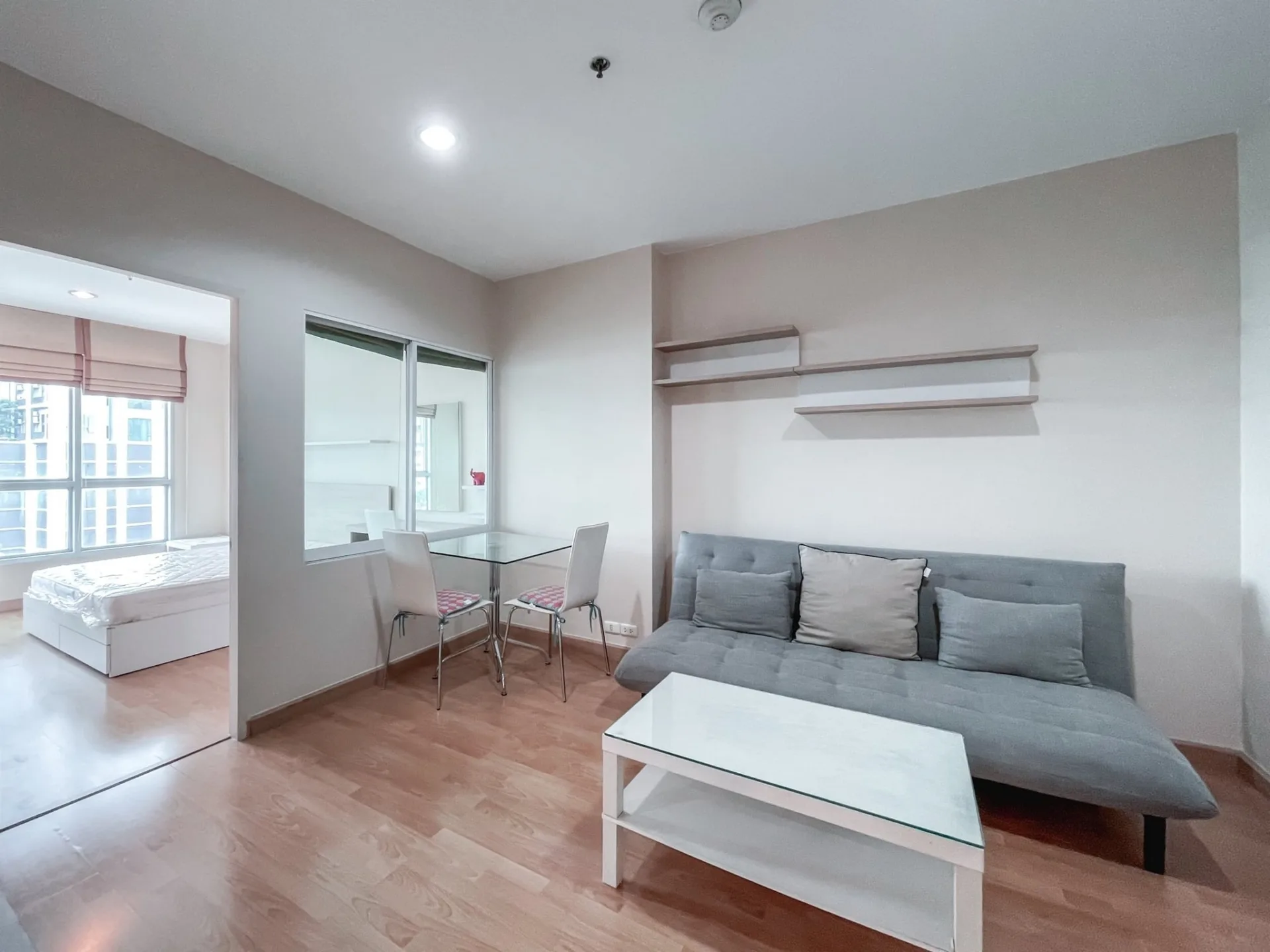 Property photos for Life @ Phahon - Ari
