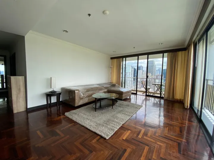 Property photos for Lake Green