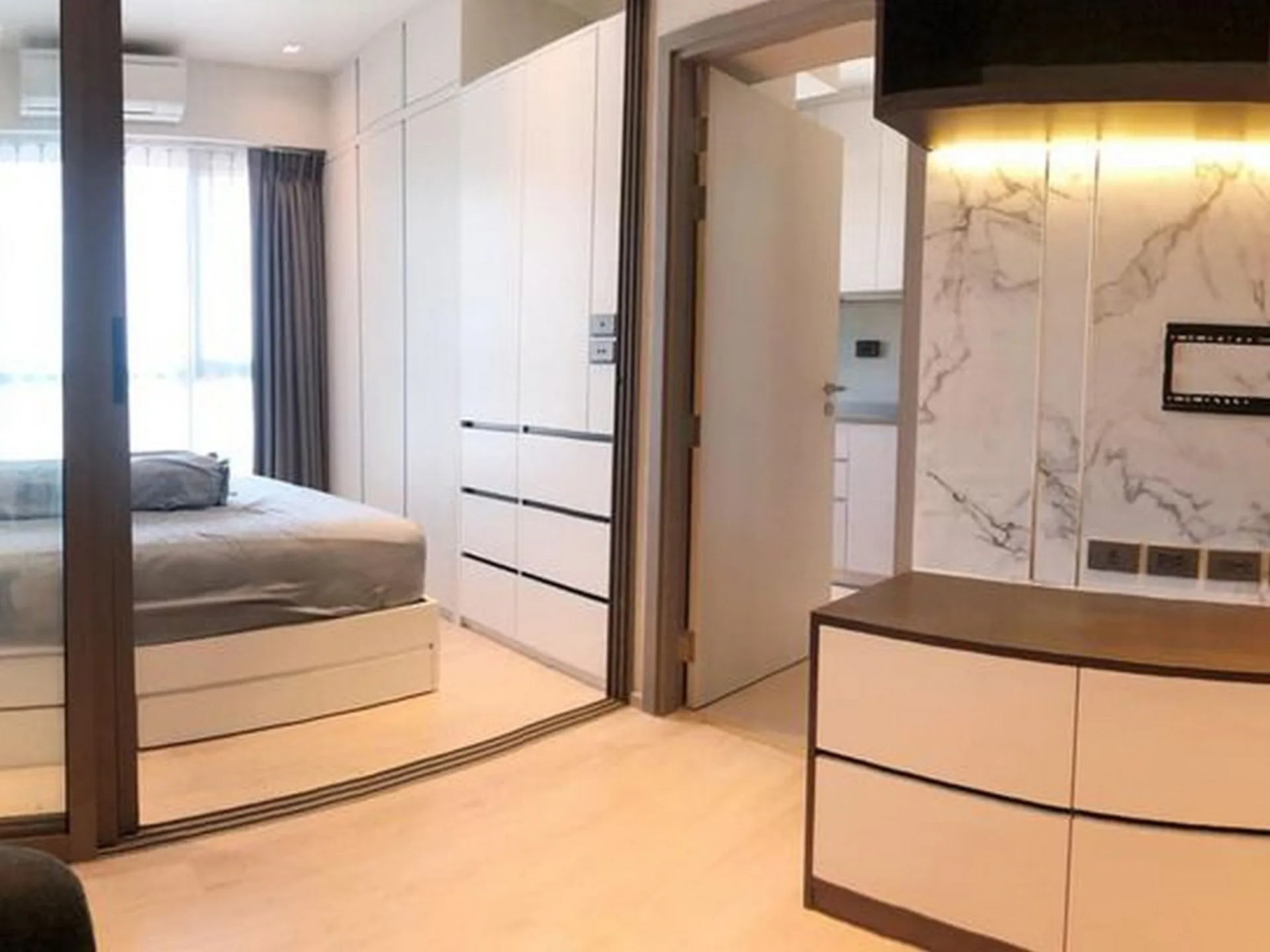 Property photos for Whizdom Station Ratchada - Thapra
