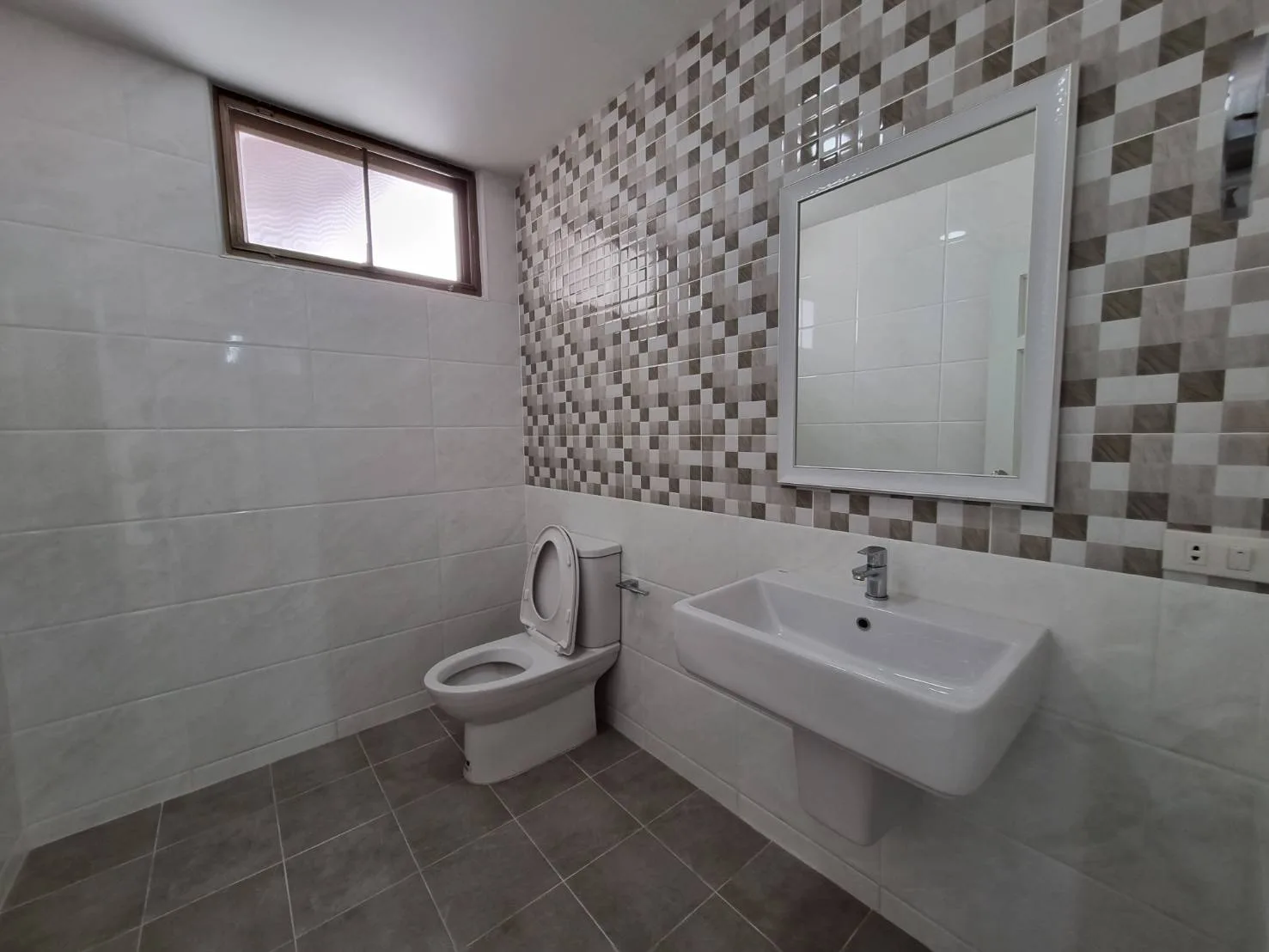 Property photos for Govind Tower