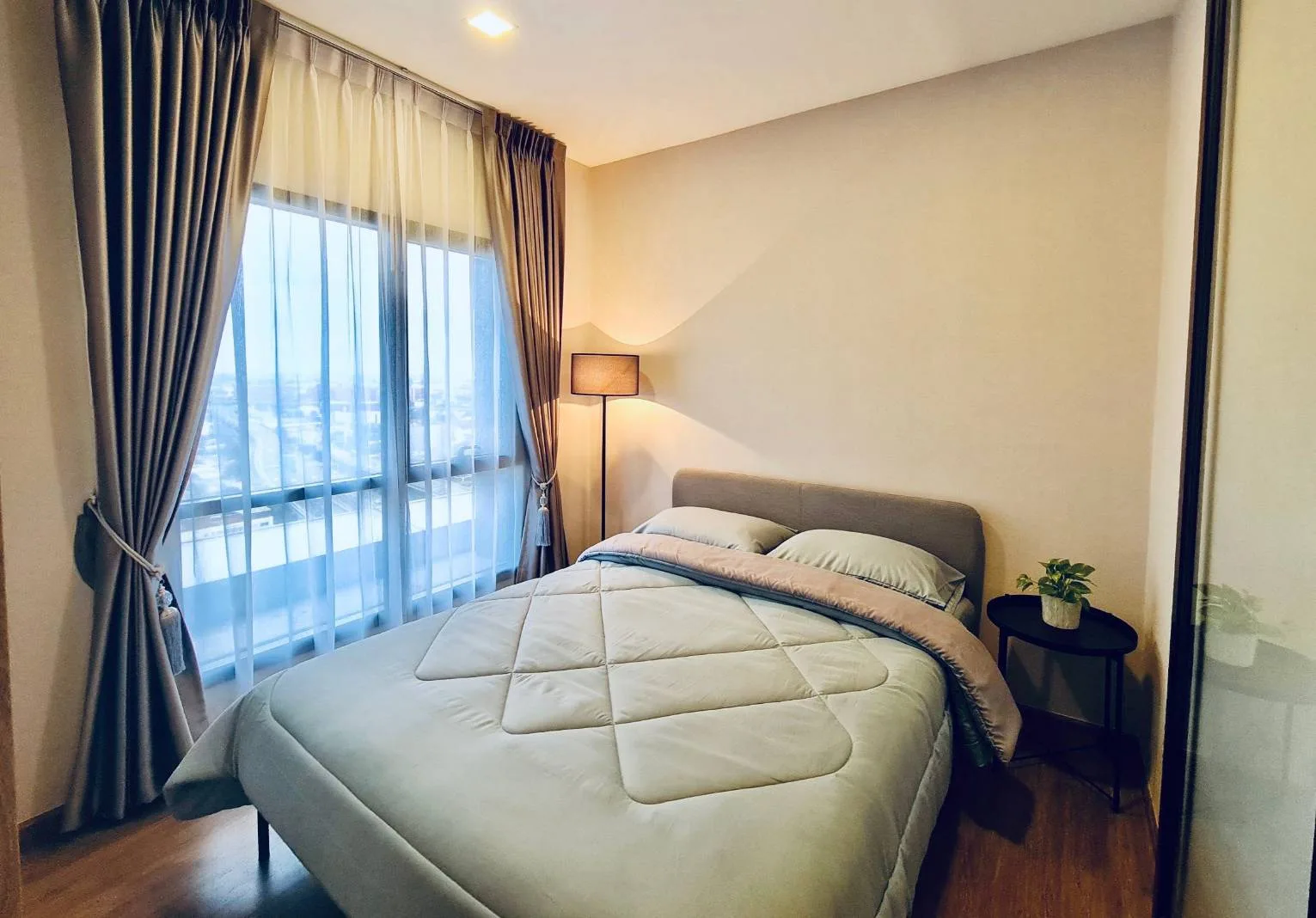 Property photos for Metris Rama 9-ramkhamhaeng