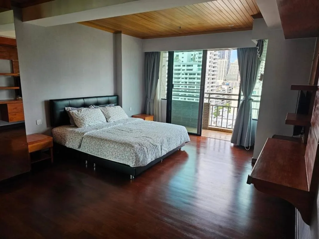 Property photos for Lake Green