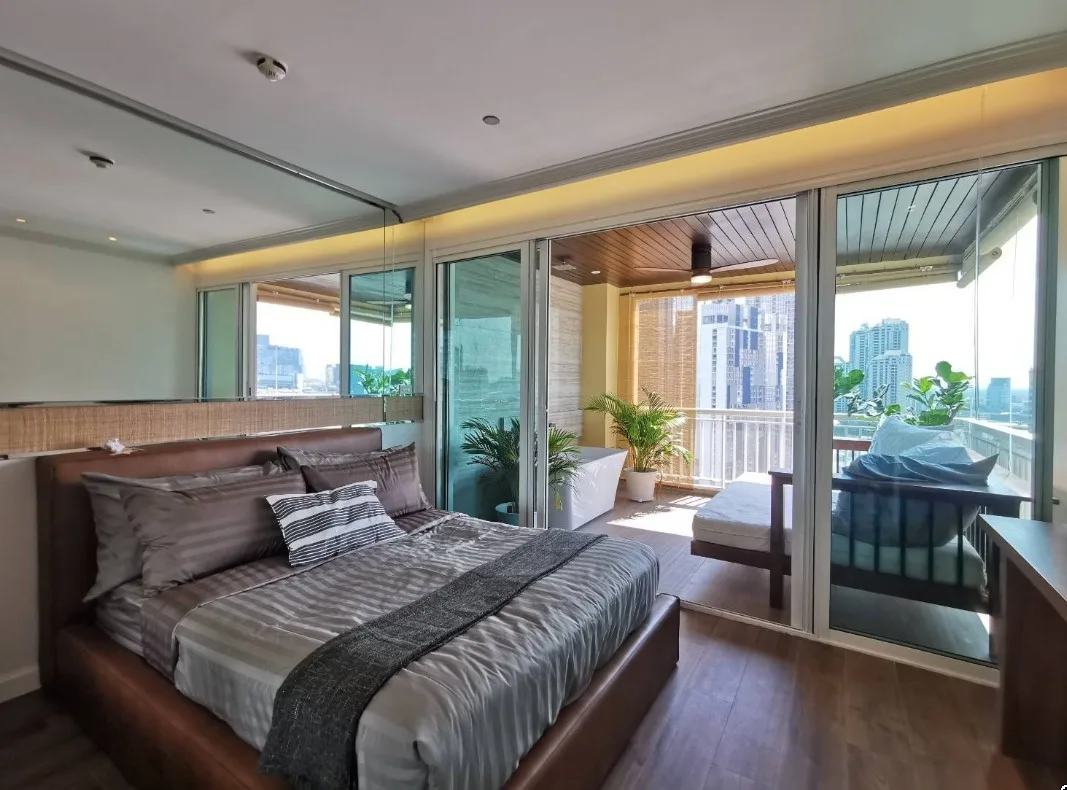 Property photos for Wilshire