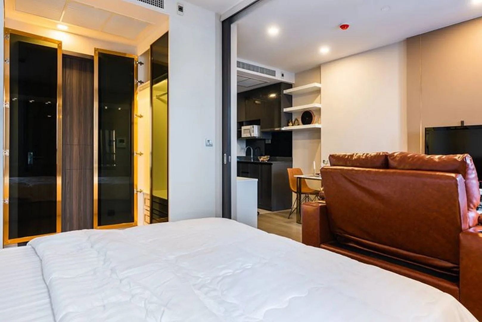 Property photos for Ashton Asoke