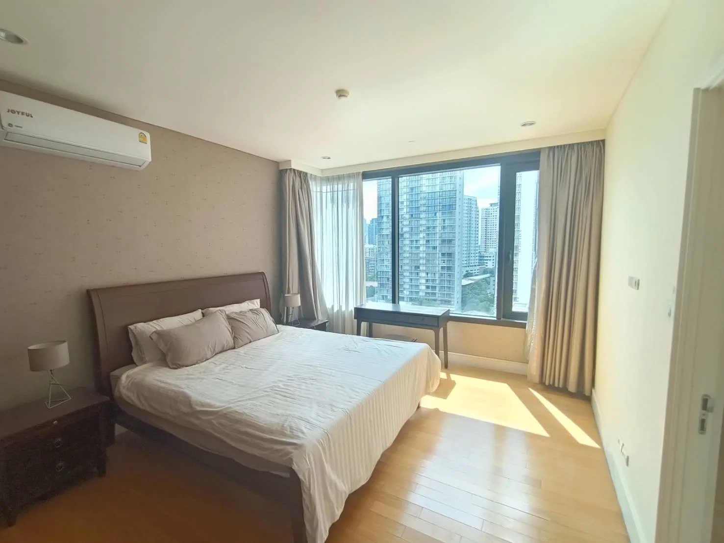Property photos for Aguston Sukhumvit 22