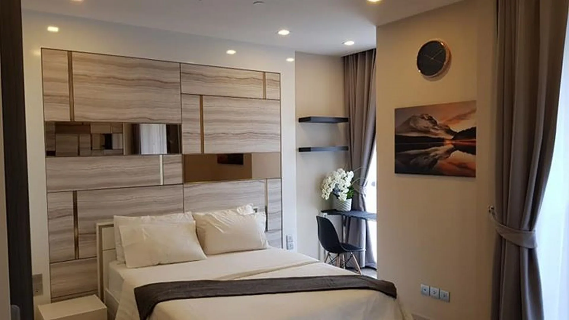 Property photos for Ashton Asoke