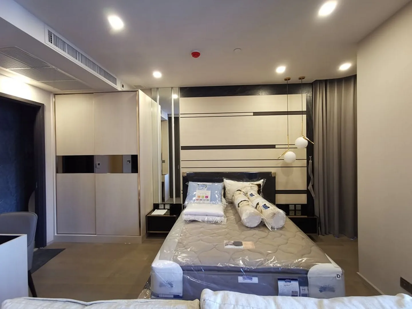 Property photos for Ashton Asoke
