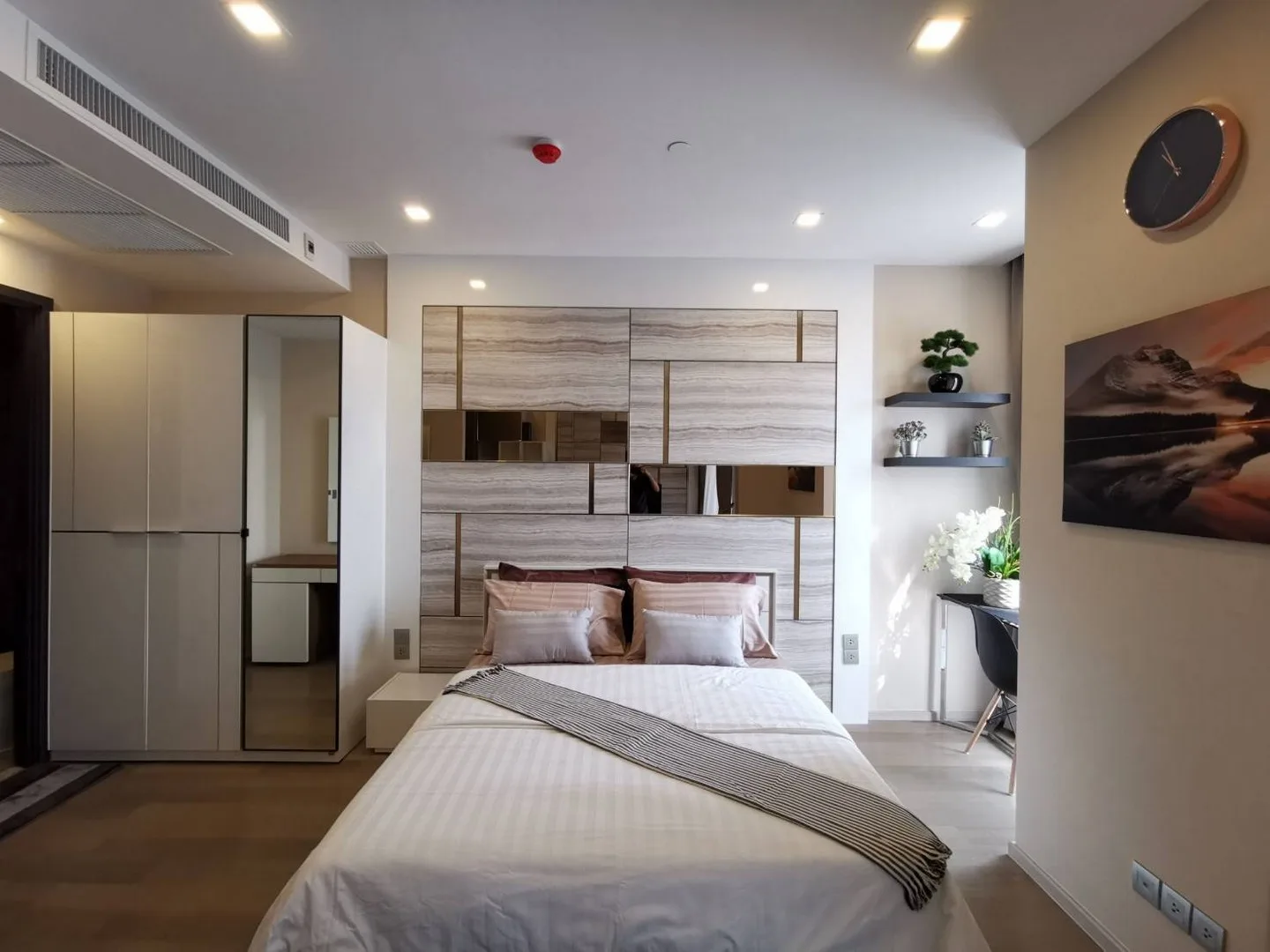 Property photos for Ashton Asoke