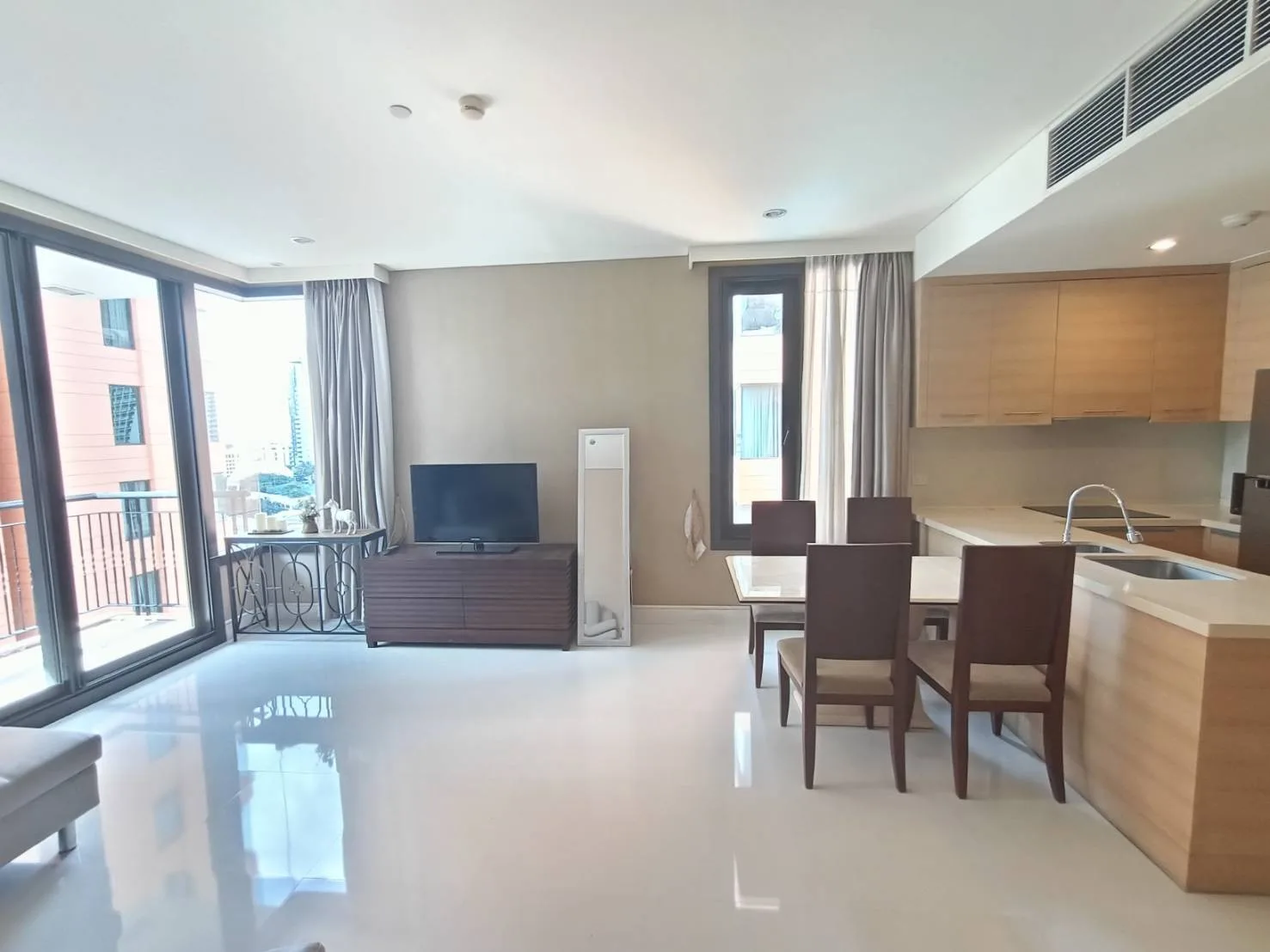 Property photos for Aguston Sukhumvit 22