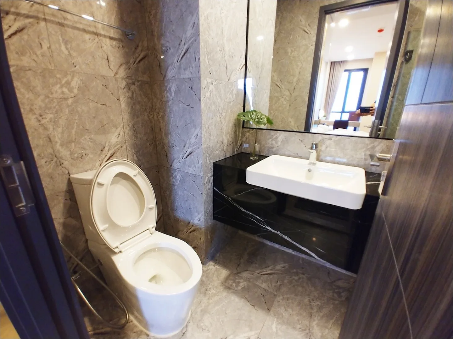 Property photos for Ashton Asoke