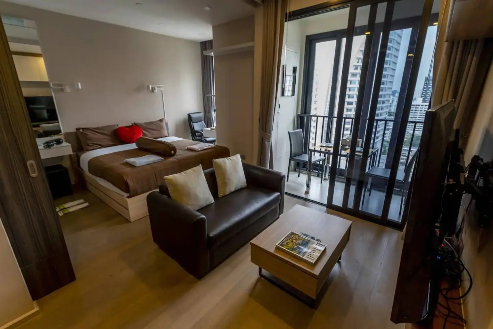 Property photos for Ashton Asoke
