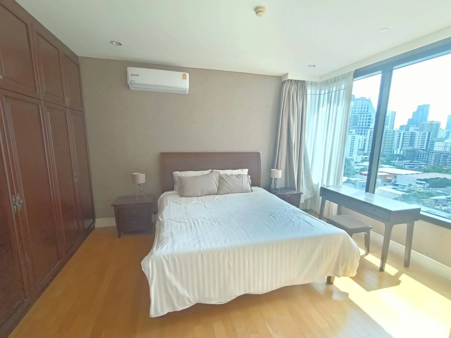Property photos for Aguston Sukhumvit 22