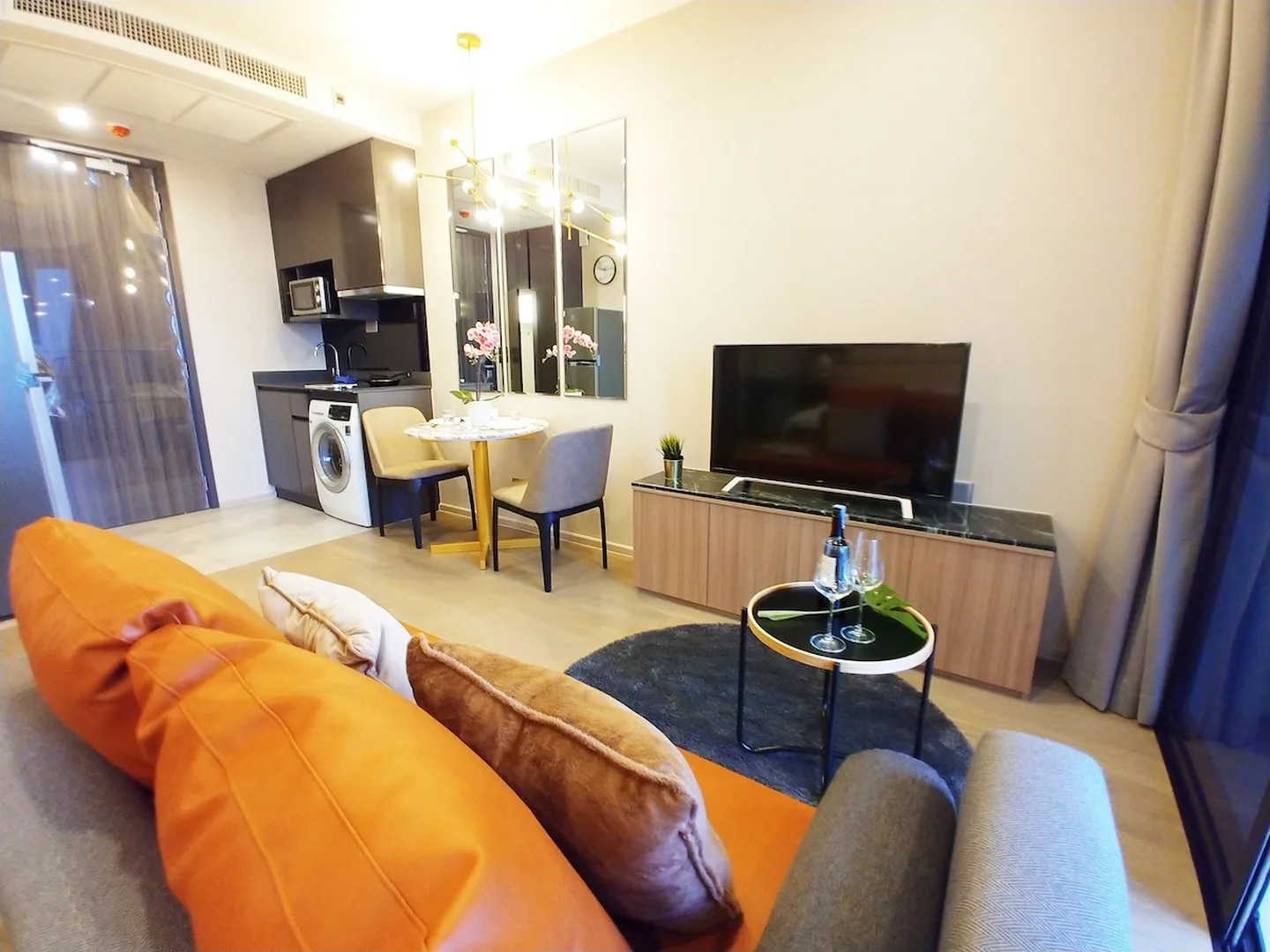 Property photos for Ashton Asoke