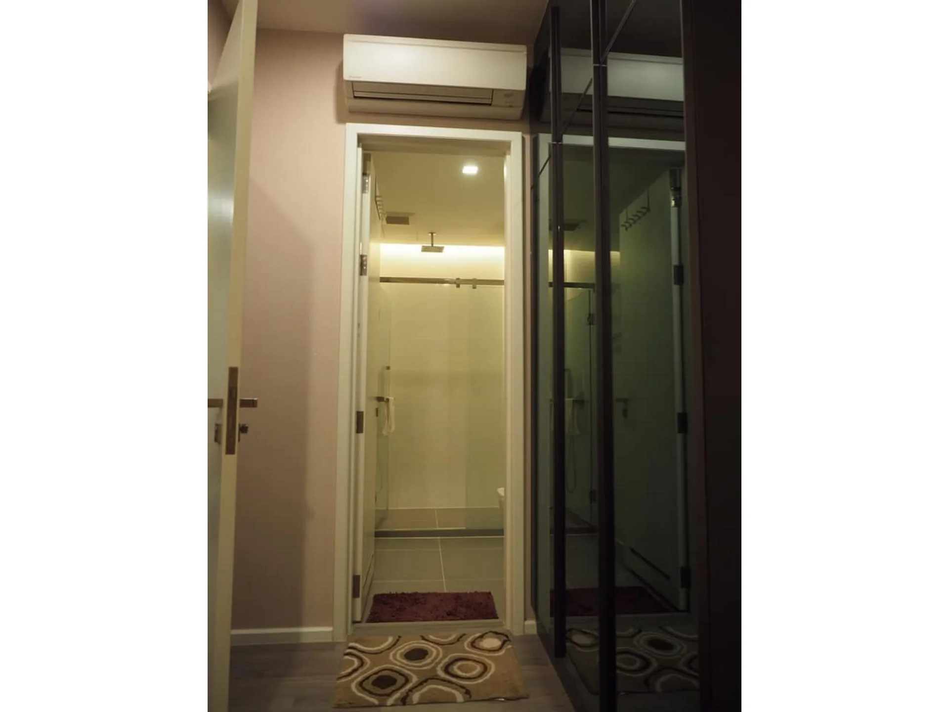 Property photos for The Room Sukhumvit 69