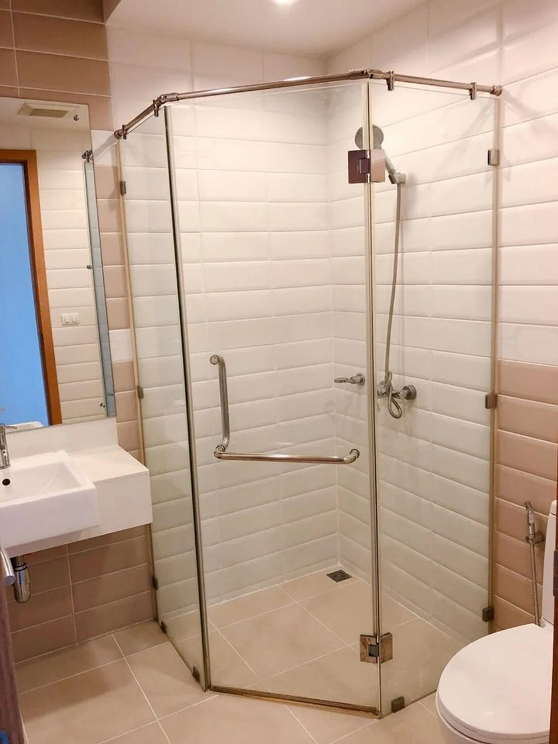 Property photos for Circle Condominium