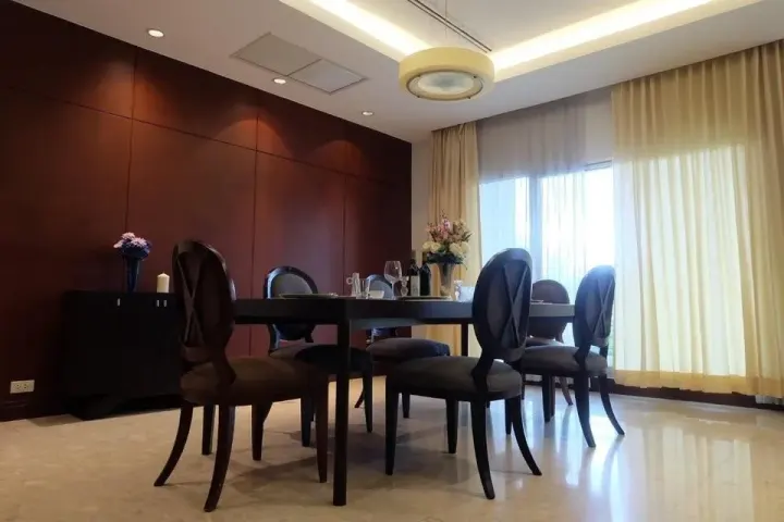 Property photos for Royal Residence Park