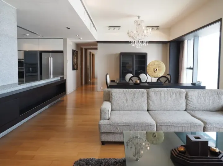 Property photos for The Met