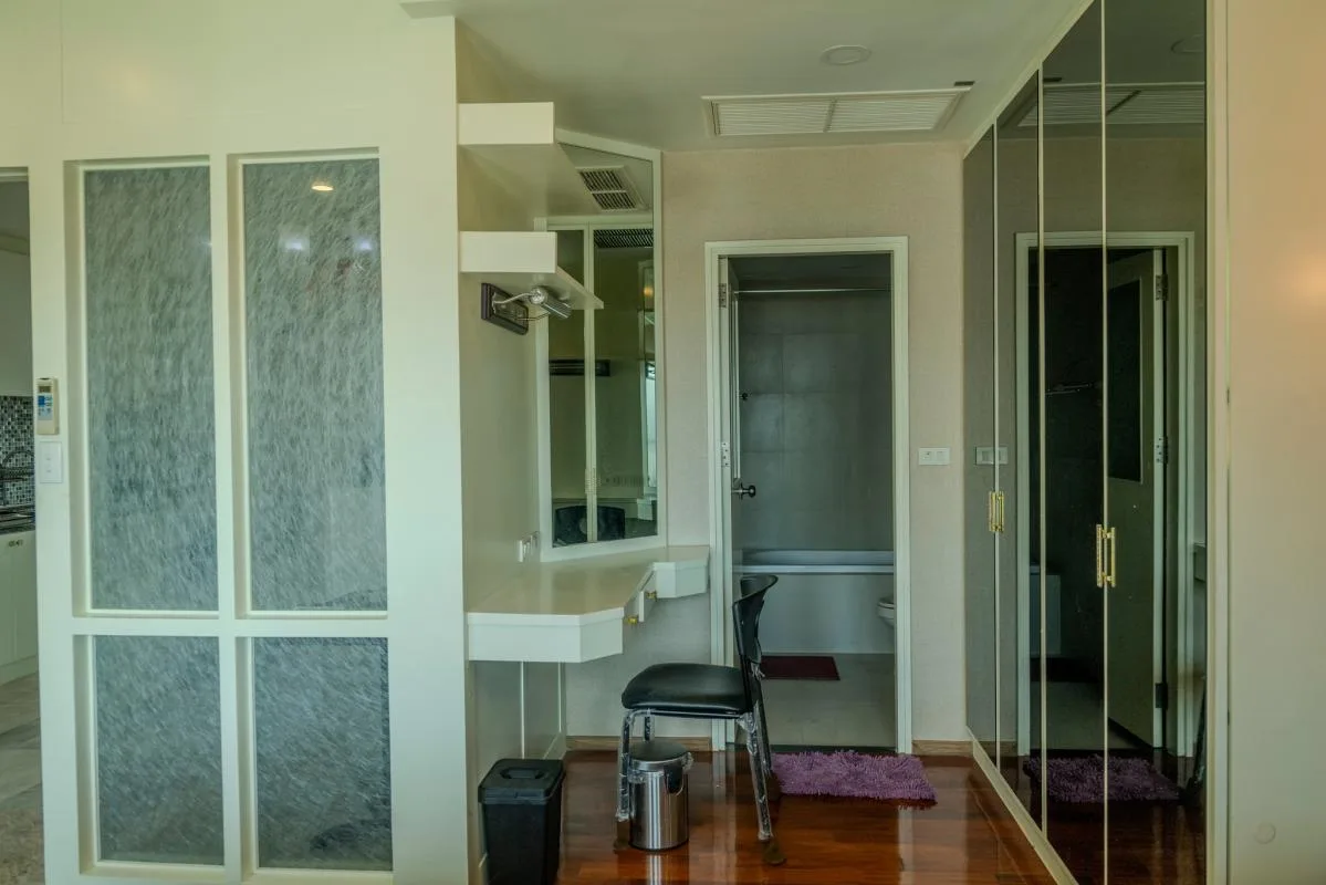 Property photos for Noble Remix