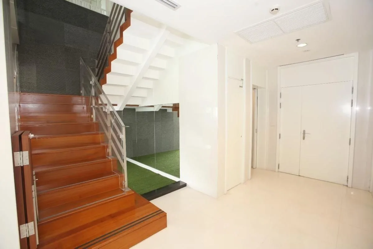 Property photos for Royal Residence Park