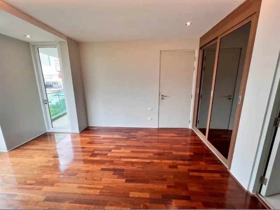 Property photos for Beverly 33