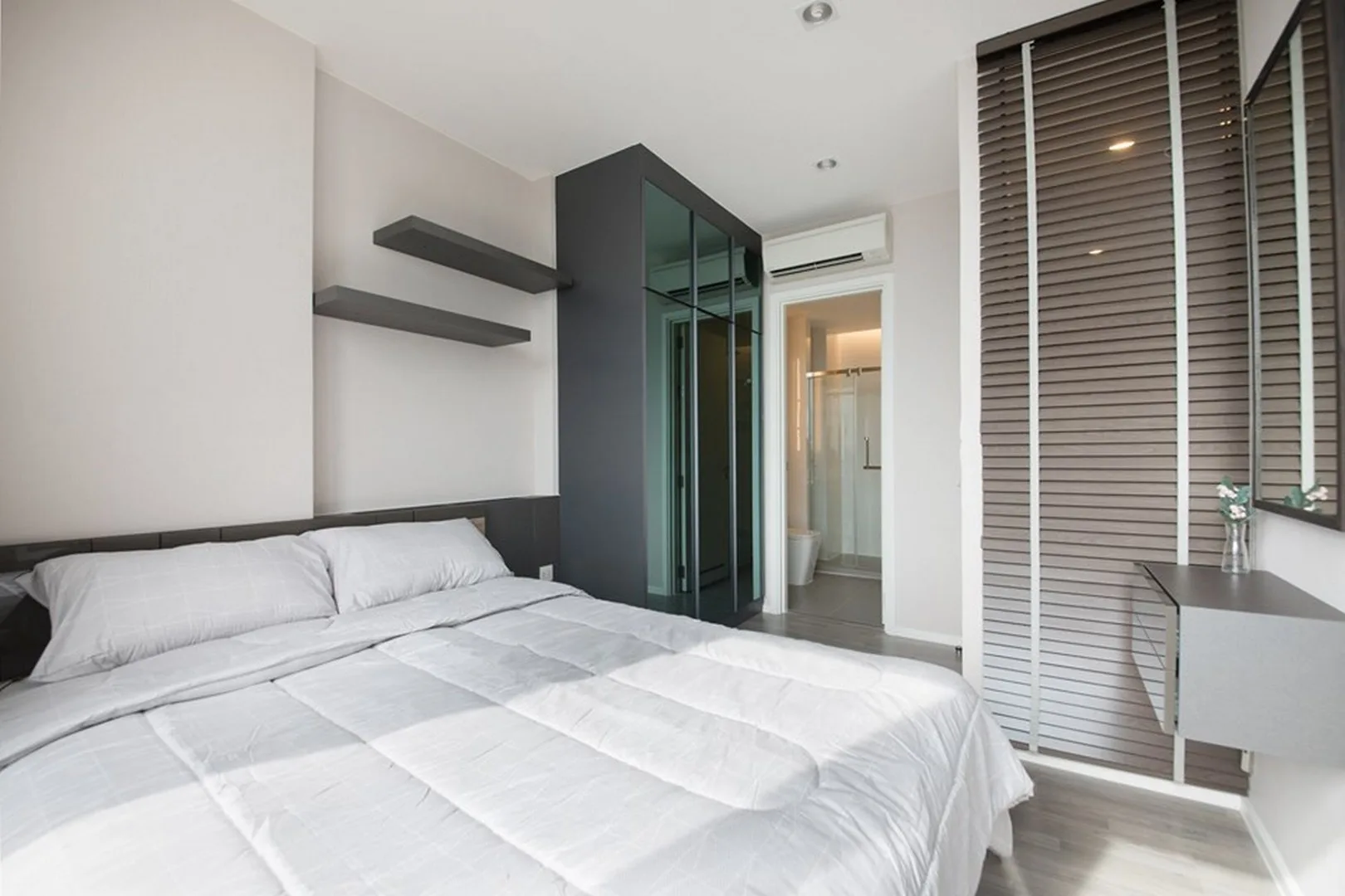 Property photos for The Room Sukhumvit 69