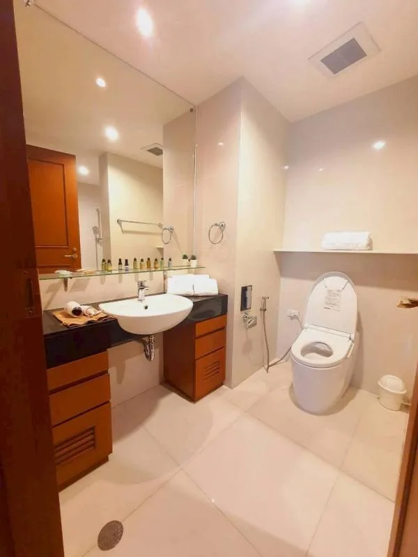 Property photos for Schloss @ Thonglor