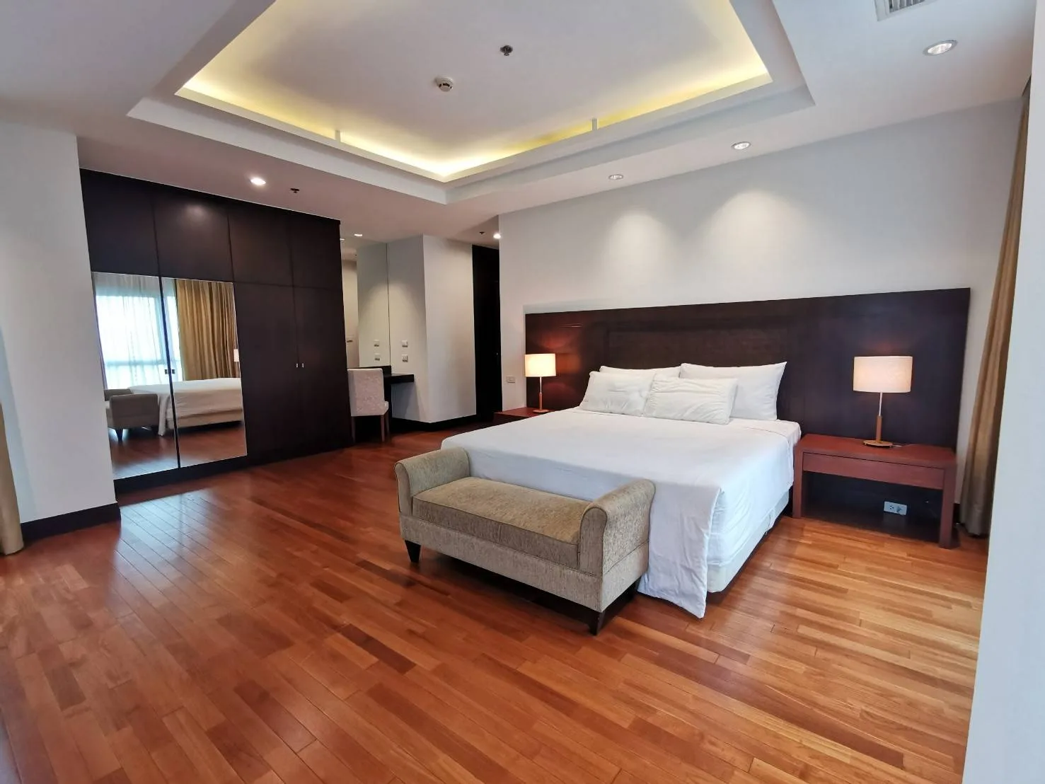 Property photos for Royal Residence Park