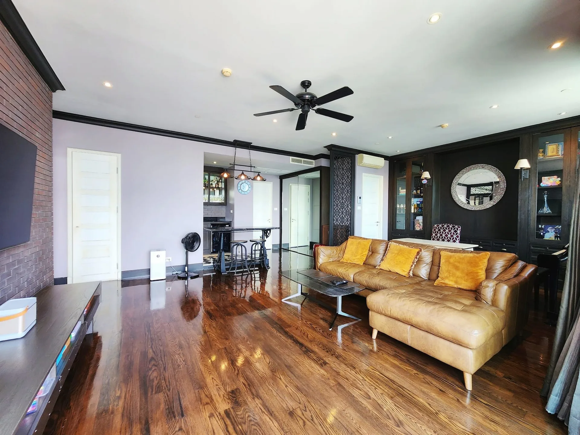 Property photos for Aguston Sukhumvit 22