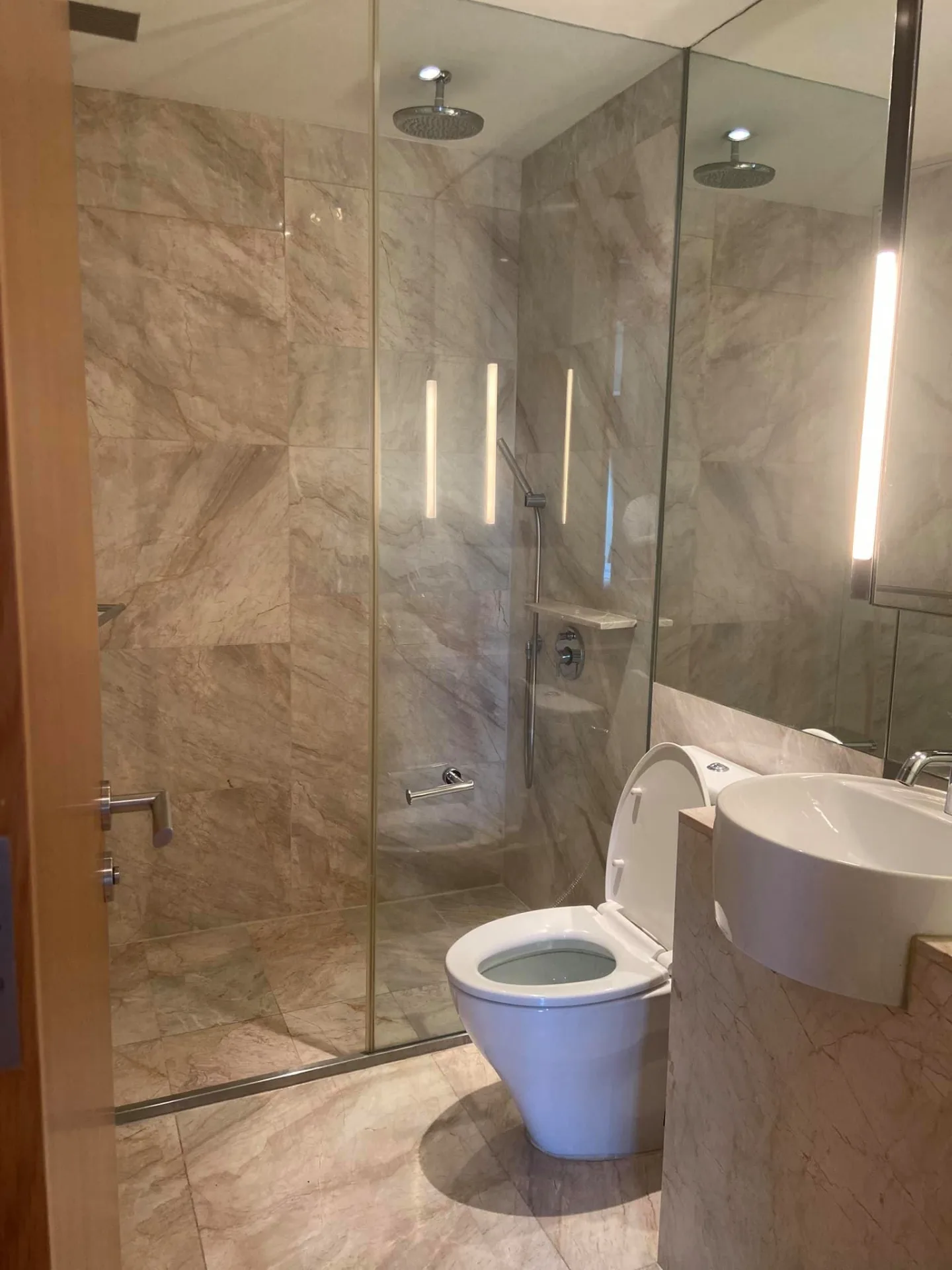Property photos for The Met