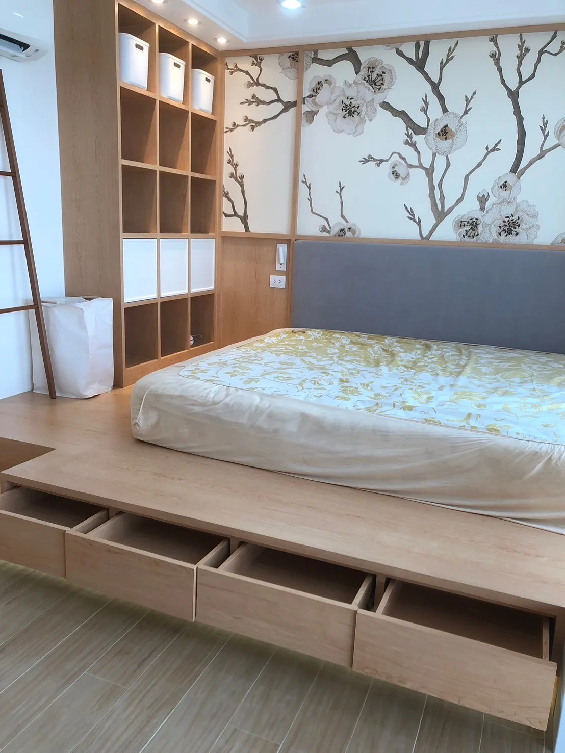 Property photos for Regal Condo Sathorn-naradhiwas