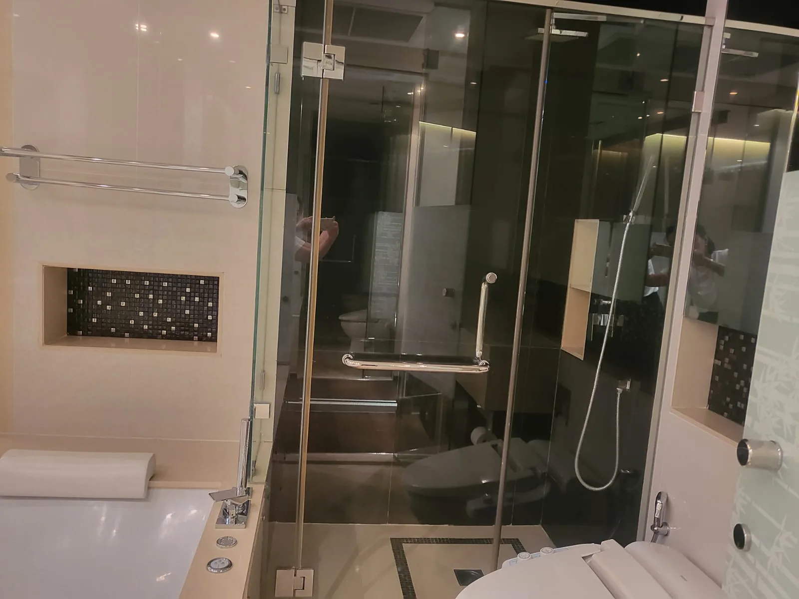 Property photos for The Address Sukhumvit 28