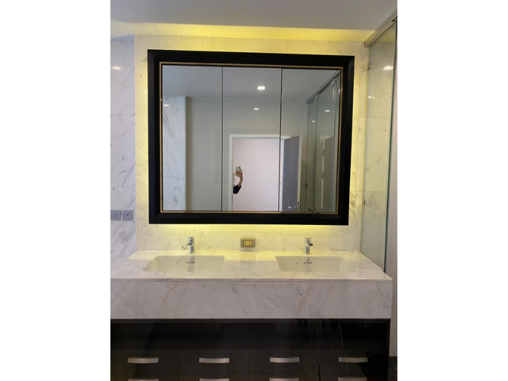 Property photos for Arna Ekamai