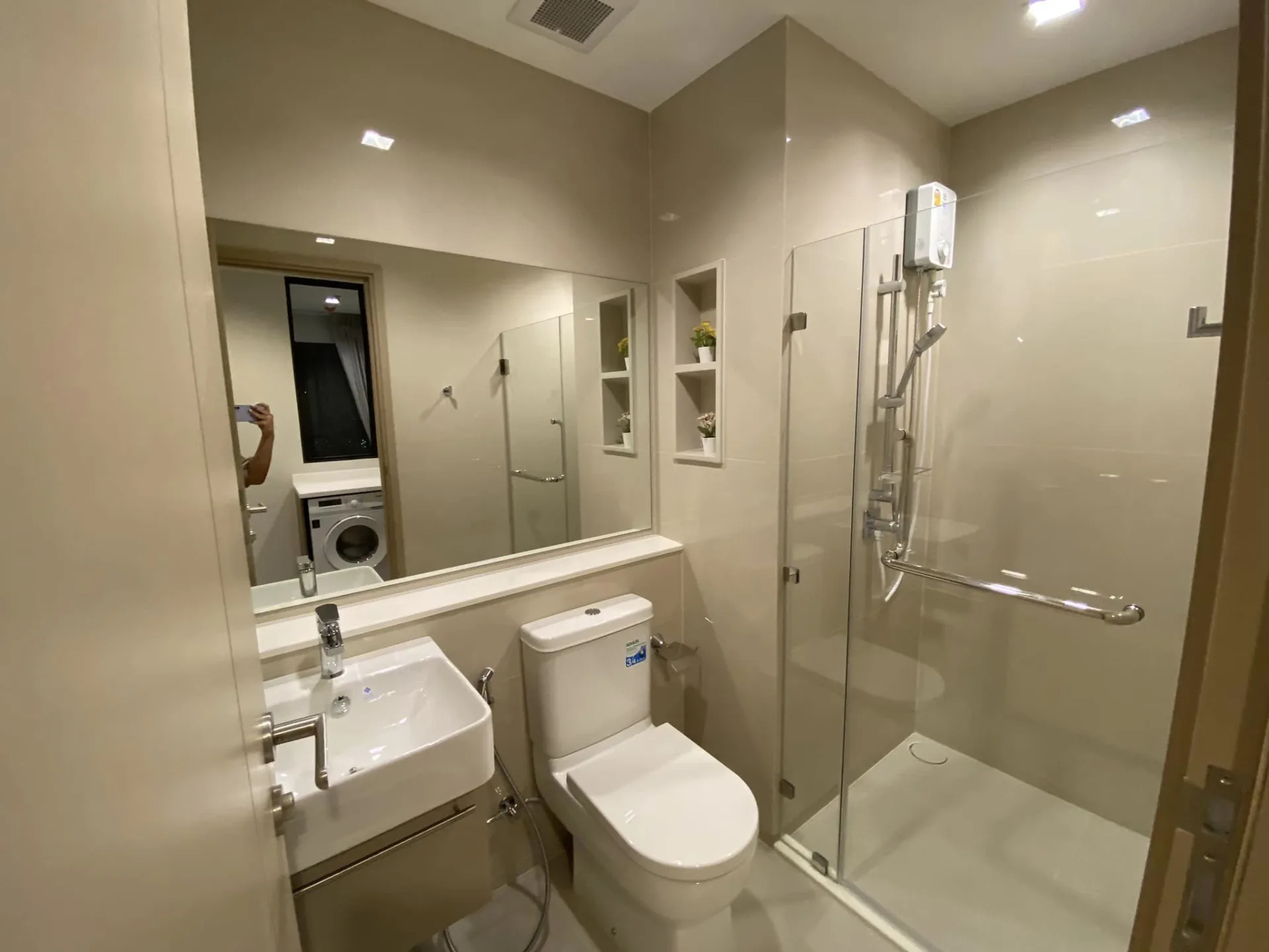 Property photos for Life Sathorn Sierra
