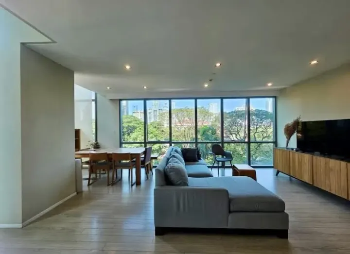 Property photos for The Room Sukhumvit 21