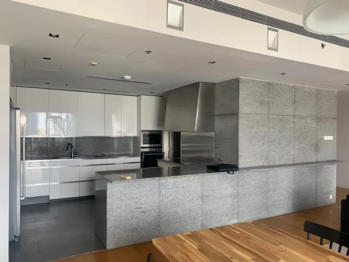 Property photos for The Met