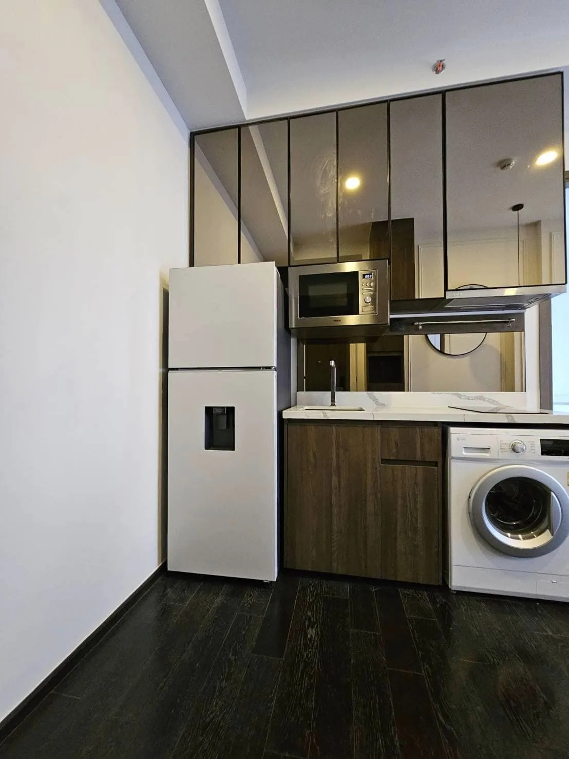 Property photos for Park Origin Thonglor