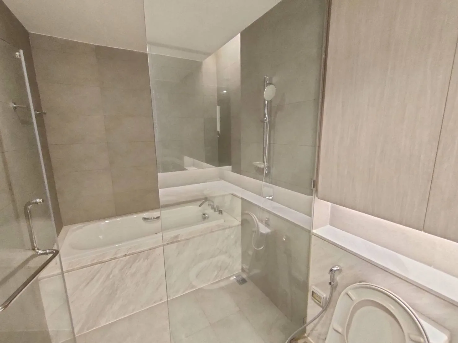 Property photos for Piya Residence 28 -30