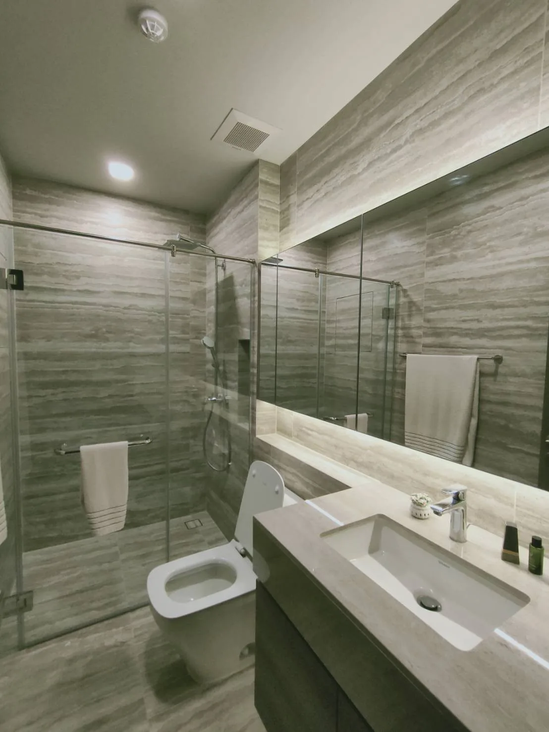 Property photos for Celes Asoke