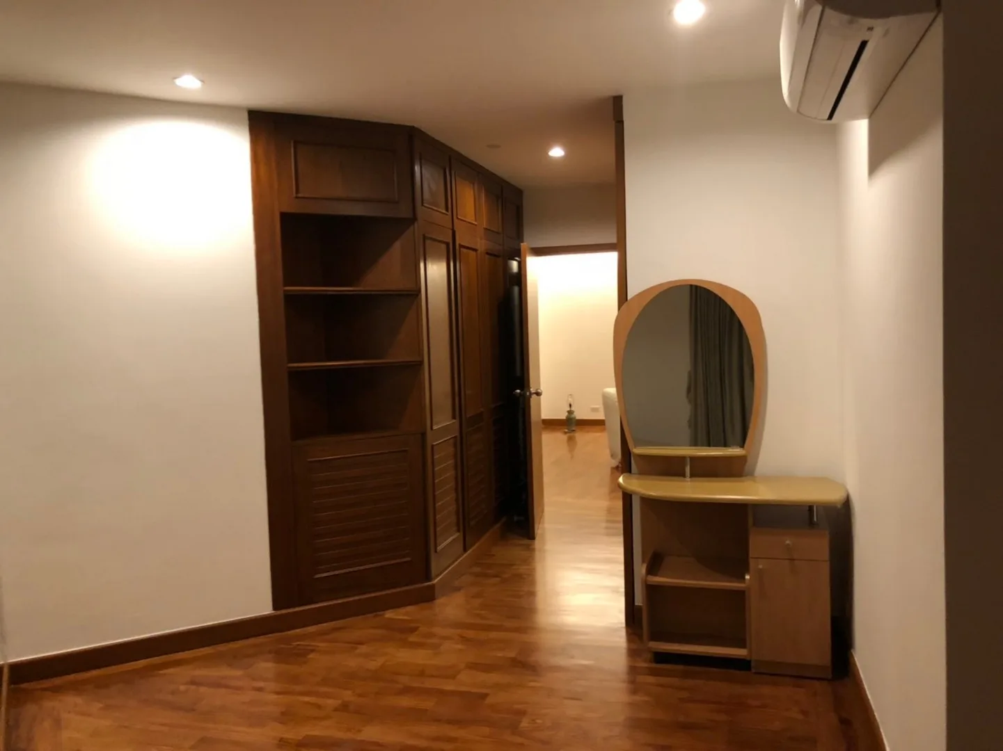 Property photos for Sathorn Gardens