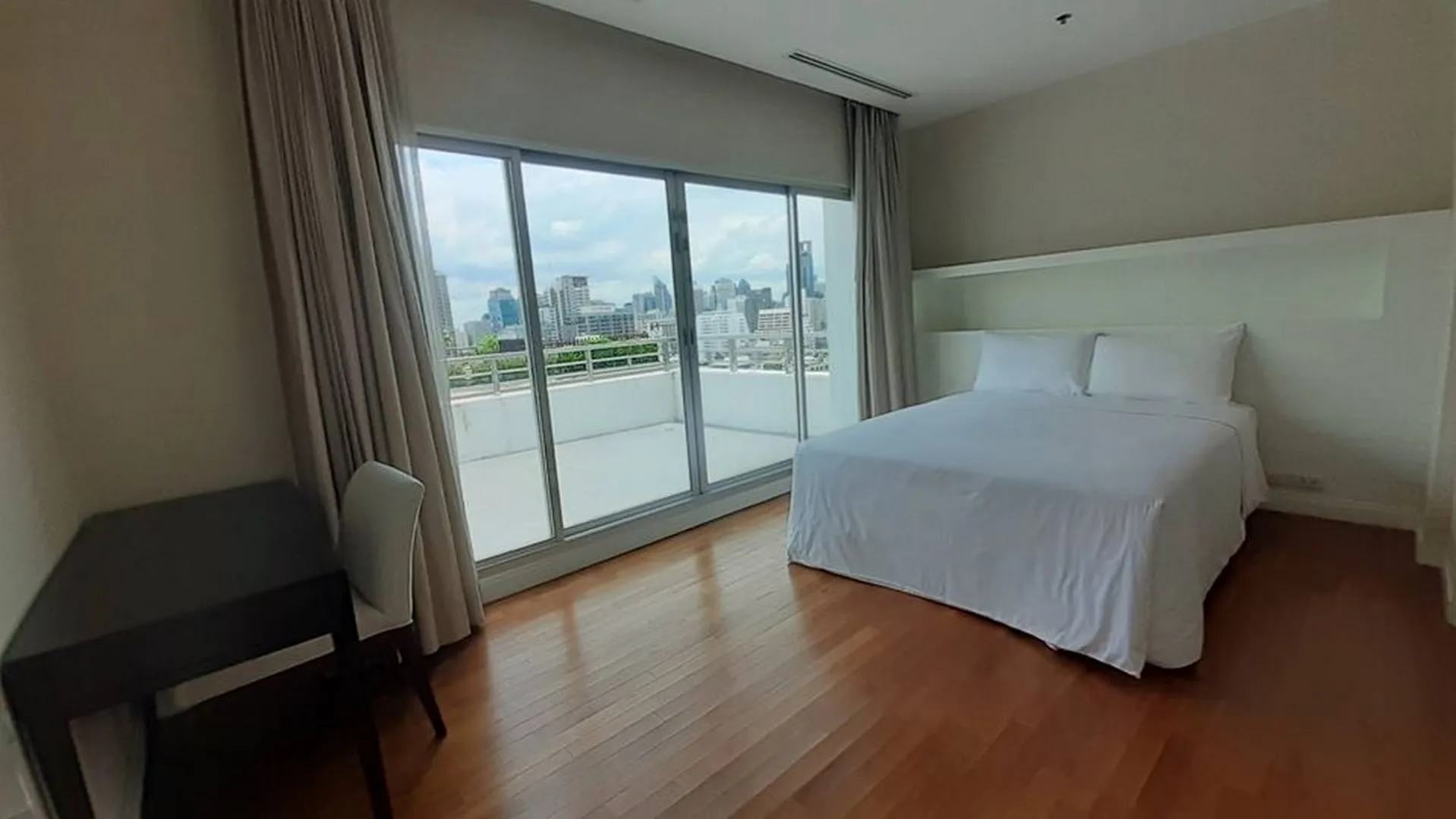 Property photos for Royal Residence Park