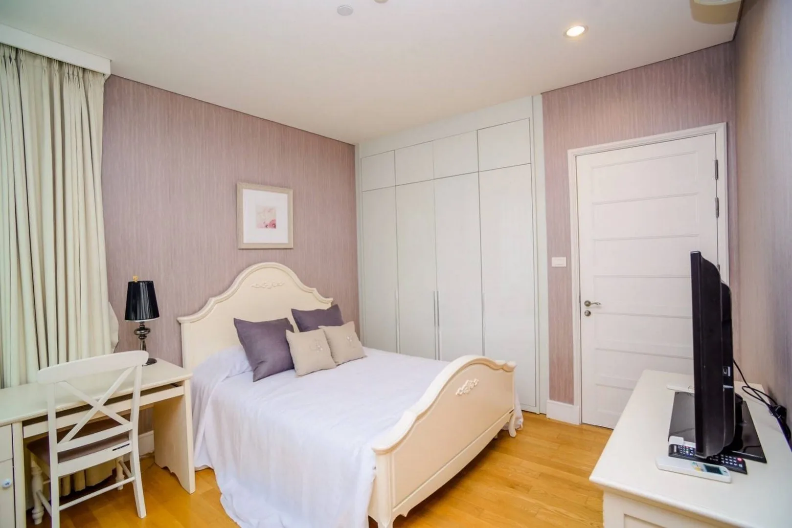Property photos for Aguston Sukhumvit 22