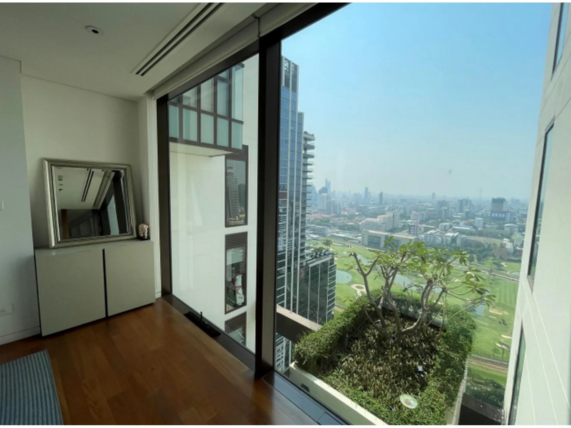 Property photos for Hansar Rajdamri