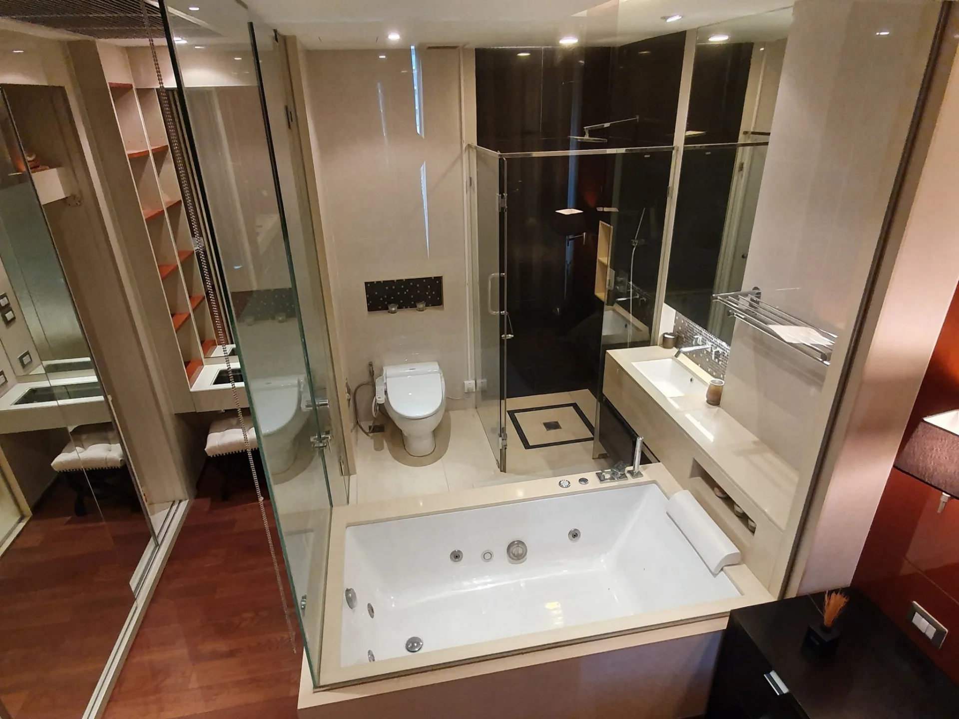 Property photos for The Address Sukhumvit 28